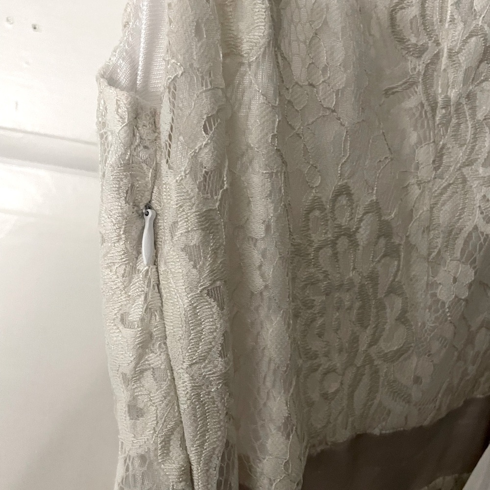 Ouges Elegant Lace Sleeveless Dress In White - image 3